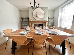 Seaside Haven at Willowdene Cottage