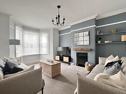 Seaside Haven at Willowdene Cottage