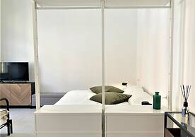 Contemporary studio- Ornato 13