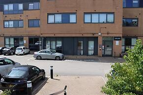 Capital Drive Cozy Apartment in Milton Keynes