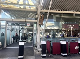 3 Bedroom House in London - Private Garage - Wi-fi