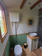 The Botanist - Luxury Cabin With Hot Tub Near York