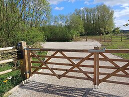 The Botanist - Luxury Cabin With Hot Tub Near York