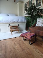 The Botanist - Luxury Cabin With Hot Tub Near York