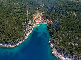 Apartments Vela Stiniva