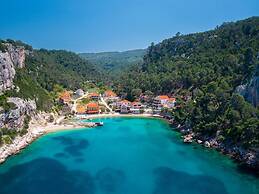 Apartments Vela Stiniva