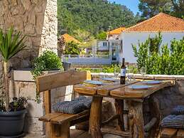 Apartments Vela Stiniva