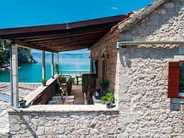 Apartments Vela Stiniva