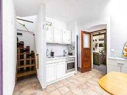 Apartments Vela Stiniva