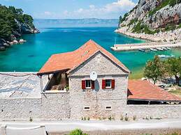 Apartments Vela Stiniva