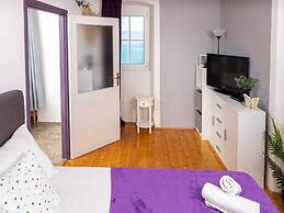 Apartments Vela Stiniva