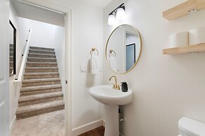 Luxurious 3BR Home in the Heart of Hillsboro