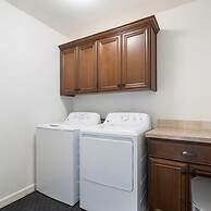 Luxurious 3BR Home in the Heart of Hillsboro