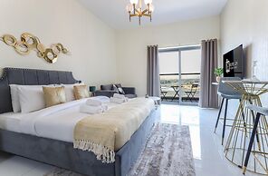 Elite LUX Holiday Homes - Sleek Urban Studio in Liwan Dubai