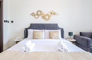 Elite LUX Holiday Homes - Sleek Urban Studio in Liwan Dubai