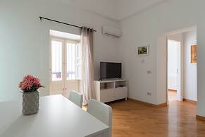 Lungarini Apartment by Wonderful Italy