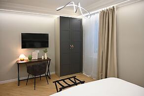Mom Apartment Rooms&Suites