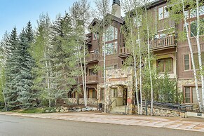 Arrowhead Ski Condo w/ Pool Access - Walk to Lift!