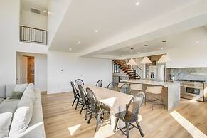 Luxe Retreat w/ Theater Room: Walk to Bear Lake!