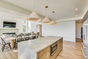 Luxe Retreat w/ Theater Room: Walk to Bear Lake!