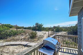 Idyllic Plymouth Vacation Rental - Steps to Beach!