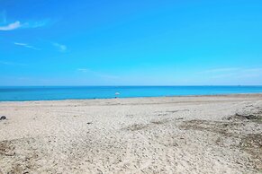 Idyllic Plymouth Vacation Rental - Steps to Beach!