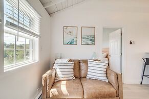 Idyllic Plymouth Vacation Rental - Steps to Beach!