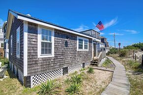 Idyllic Plymouth Vacation Rental - Steps to Beach!