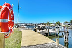 Waterfront Apt w/ Fire Pits: 2 Mi to Stearns Park!