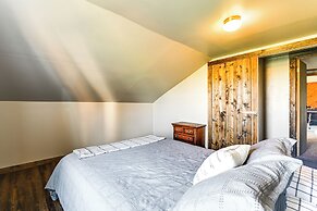 Wellsboro Farmhouse w/ Grill & Fire Pit!