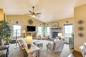 Spearfish Retreat w/ Fireplace + Mountain Views!