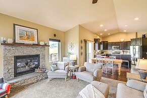 Spearfish Retreat w/ Fireplace + Mountain Views!
