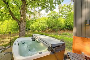 Modern Hersey Tiny Home w/ Private Hot Tub!