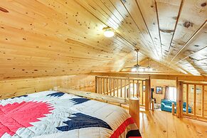 Wraparound Deck & Grill: Deadwood Cabin