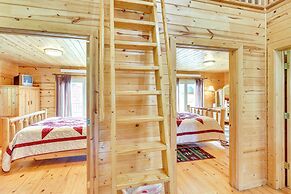 Wraparound Deck & Grill: Deadwood Cabin