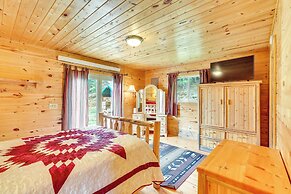 Wraparound Deck & Grill: Deadwood Cabin