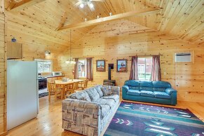 Wraparound Deck & Grill: Deadwood Cabin