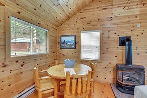 Charming Deadwood Cabin w/ Grill, Near Hiking!