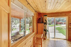 Pets Welcome: Cozy Cabin w/ Deck in Deadwood!
