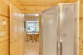 Pets Welcome: Cozy Cabin w/ Deck in Deadwood!