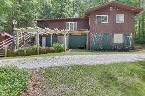 Peaceful Carrollton Retreat w/ Deck & Fire Pit!