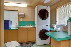 Peaceful Carrollton Retreat w/ Deck & Fire Pit!