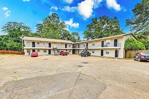Texarkana Apartment < 1 Mi to Spring Lake Park!