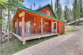 Hike, Unwind & Bring Your Pet: Deadwood Cabin!
