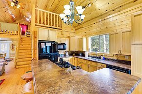 Hike, Unwind & Bring Your Pet: Deadwood Cabin!