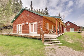 Deadwood Cabin w/ Foosball Table, Near Sanford Lab