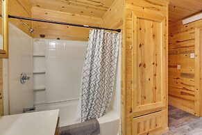 Deadwood Cabin w/ Foosball Table, Near Sanford Lab