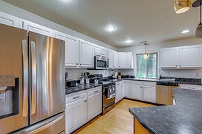 Linden Family Home w/ Yard < 5 Mi to Wineries!