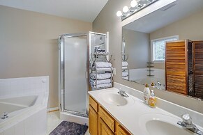 Linden Family Home w/ Yard < 5 Mi to Wineries!