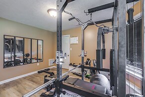 Linden Family Home w/ Yard < 5 Mi to Wineries!